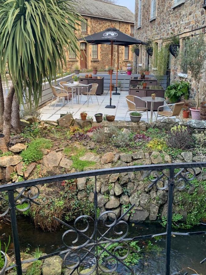 Dolphin Hotel Bovey Tracey Exterior foto